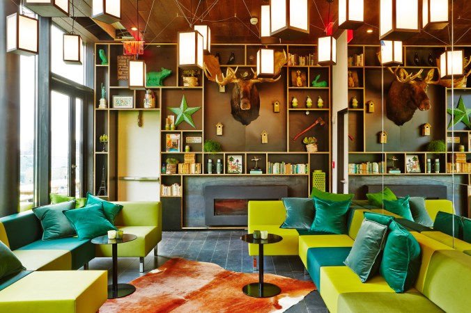 newyorktimessquarerooftop_int_03_med